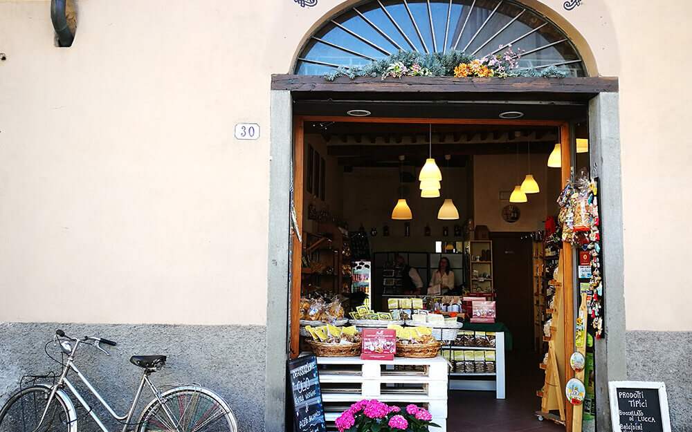 Tuscanyatheart_Culinary_foodies on foot in lucca7